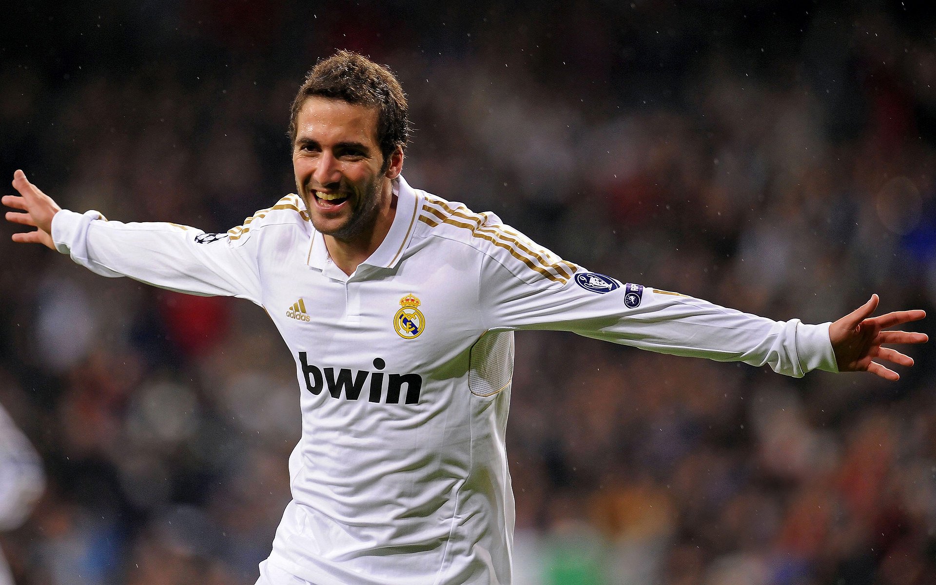 世界杯2026-当引擎轰鸣遇见绿茵绝响，F1与足球共奏的极限交响